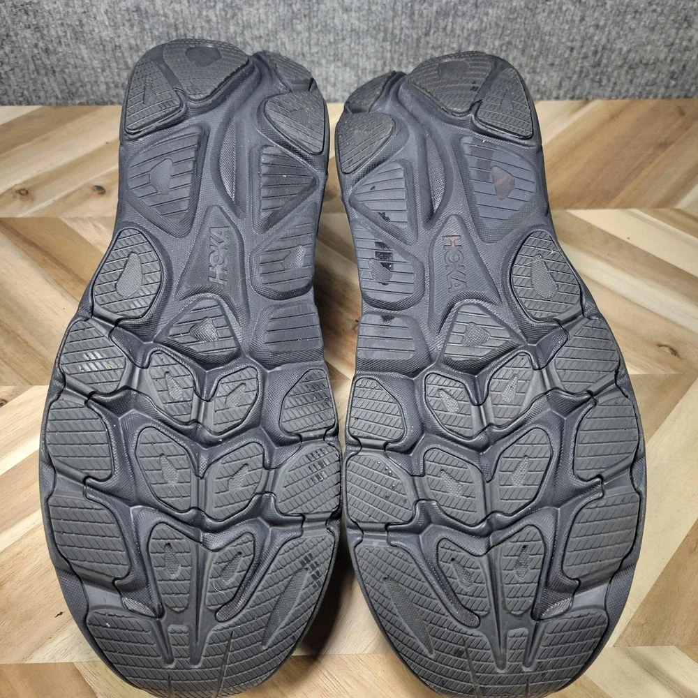 Hoka One One HOKA Clifton 10 Triple Black Size 13 D Sneakers Comfort Cushioned
